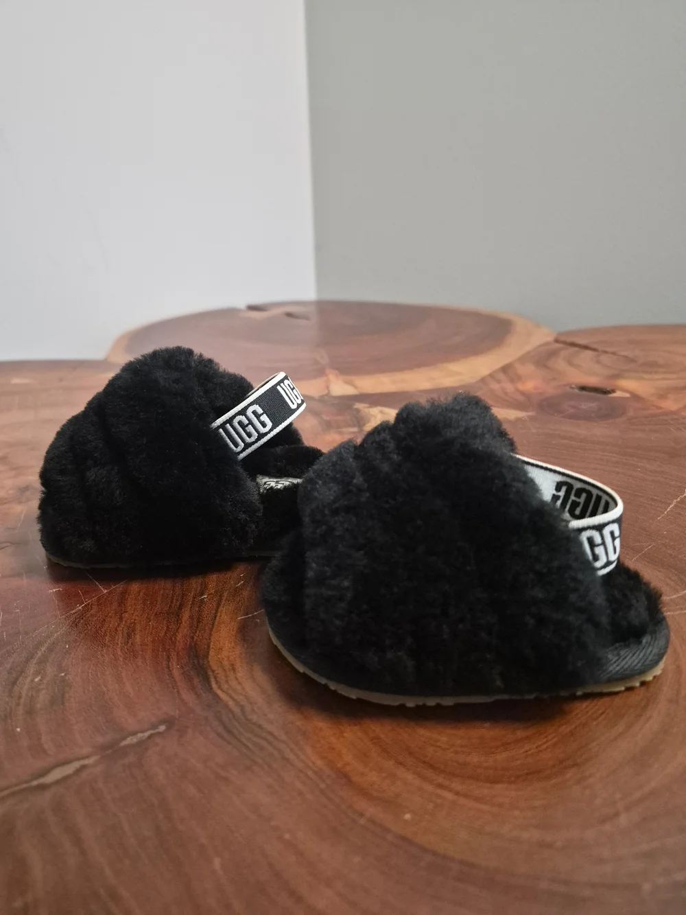 UGG Infant Fluff Yeah Slide Sandals Black - 2/3 S 9-12mo